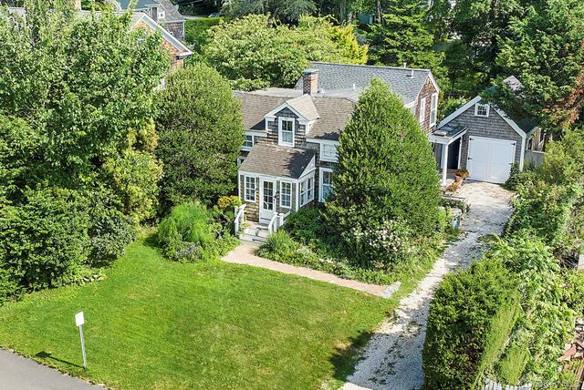 28 Bowden Square, Southampton, NY 11968