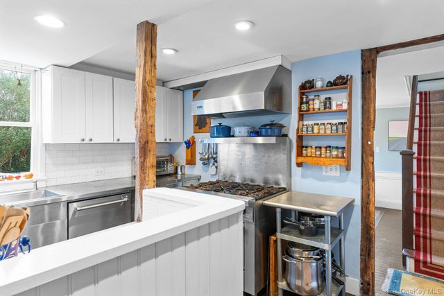 28 Bowden Square, Southampton, NY 11968