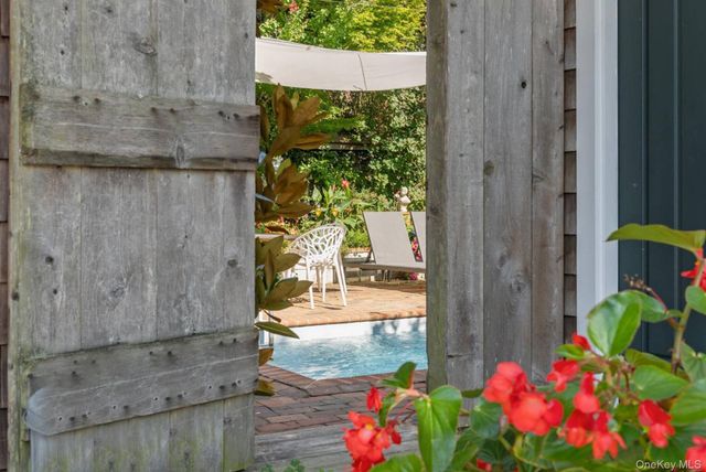 28 Bowden Square, Southampton, NY 11968