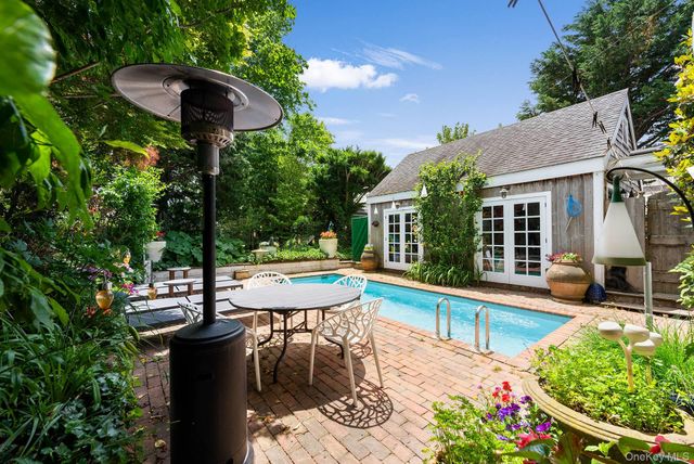 28 Bowden Square, Southampton, NY 11968