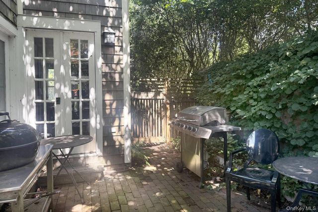 28 Bowden Square, Southampton, NY 11968