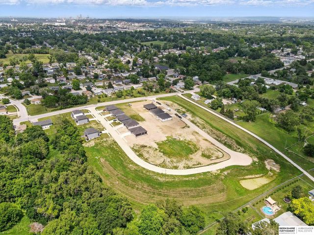 7608 S 33 Avenue, Bellevue, NE 68147