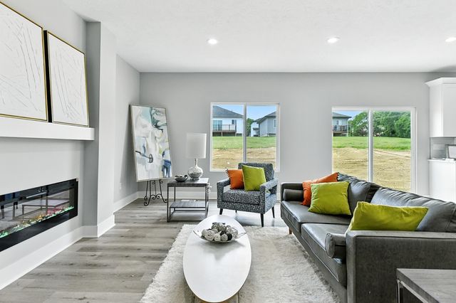 7608 S 33 Avenue, Bellevue, NE 68147