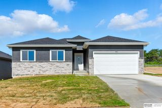 7608 S 33 Avenue, Bellevue, NE 68147