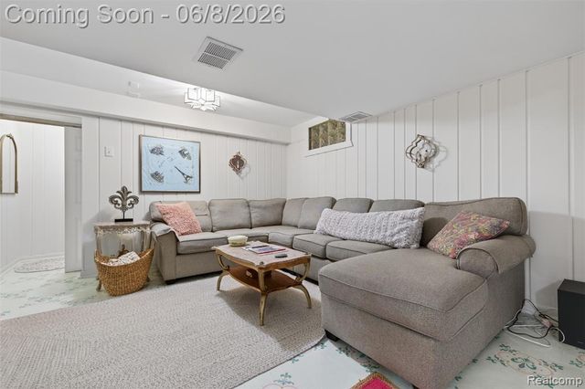 109 Wompole Drive, Clarkston, MI 48346