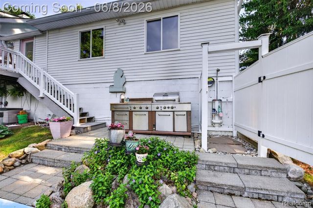 109 Wompole Drive, Clarkston, MI 48346