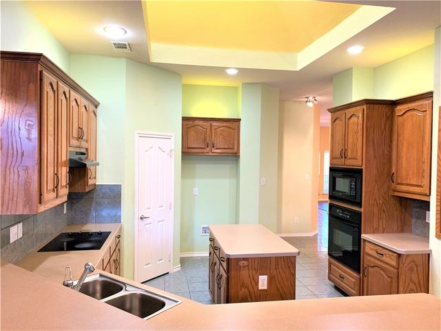 2808 Fossil Run Boulevard, Fort Worth, TX 76131