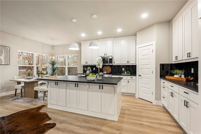 6 Duart Lane, Bella Vista, AR 72715