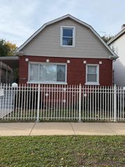 9318 S Manistee Avenue, Chicago, IL 60617