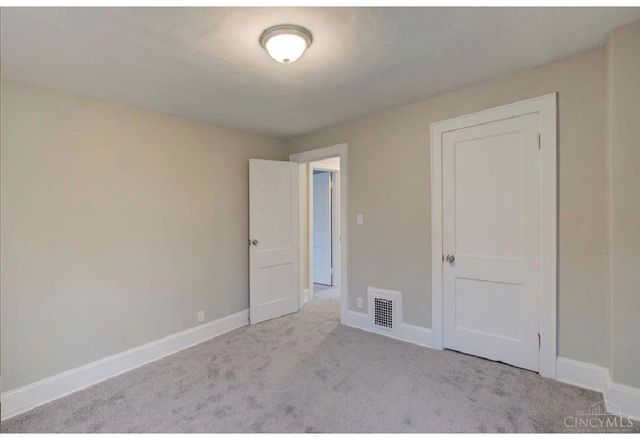 1217 Groesbeck Road, Cincinnati, OH 45224