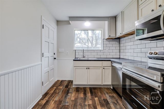 2105 Saint Johns Ave, Savannah, GA 31404