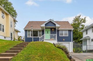 968 S 45 Street, Omaha, NE 68106