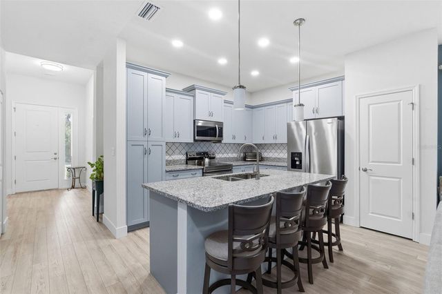 132 51ST STREET CIRCLE E, Palmetto, FL 34221