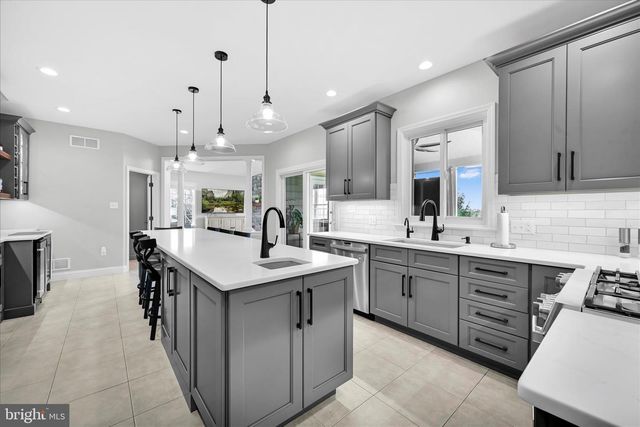 37 VIOLETS PATH, Elizabethtown, PA 17022