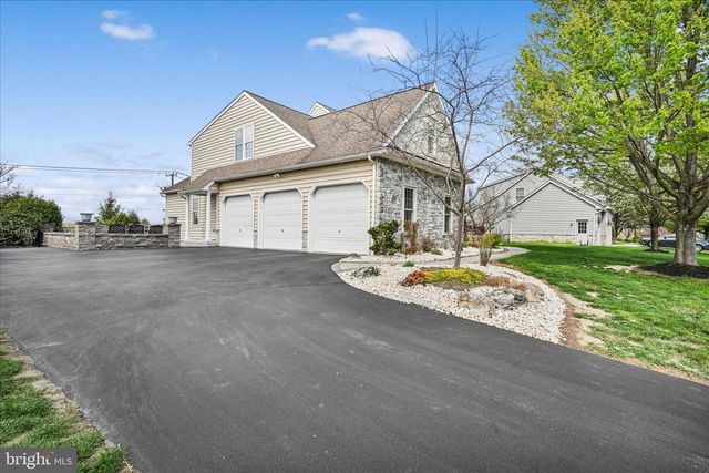 37 VIOLETS PATH, Elizabethtown, PA 17022