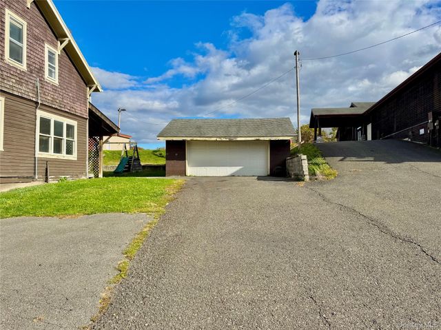 8 Forest Hills Avenue, Catskill, NY 12414