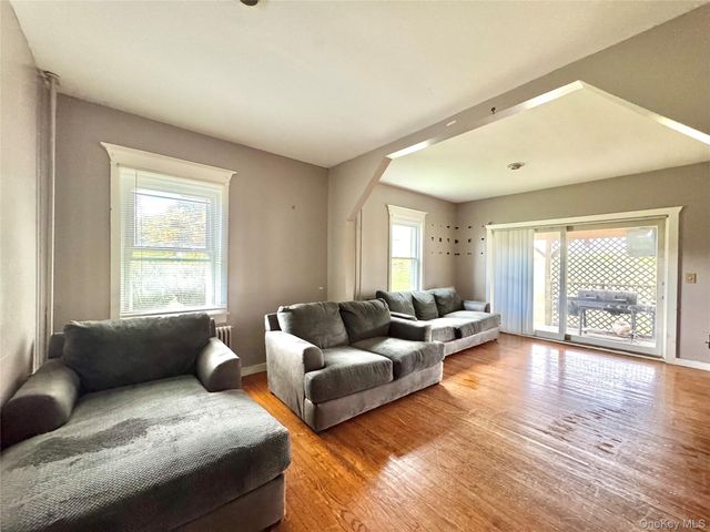 8 Forest Hills Avenue, Catskill, NY 12414