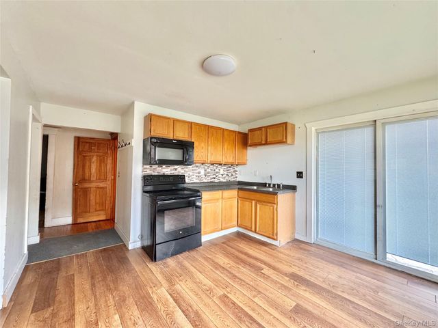 8 Forest Hills Avenue, Catskill, NY 12414