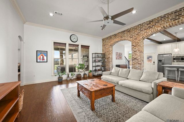 6447 Coushatta Dr, Gonzales, LA 70737