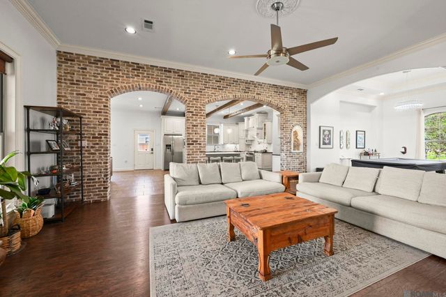 6447 Coushatta Dr, Gonzales, LA 70737