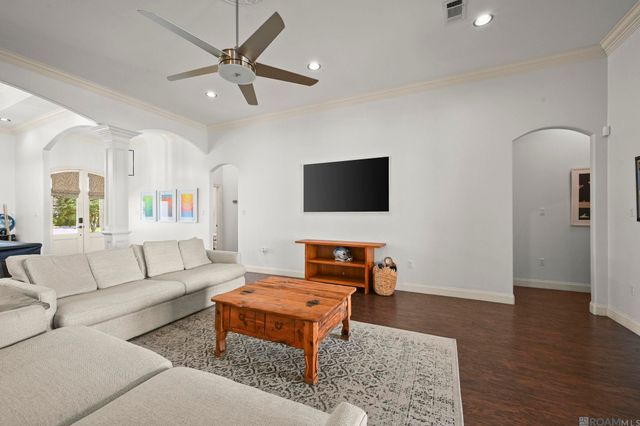 6447 Coushatta Dr, Gonzales, LA 70737