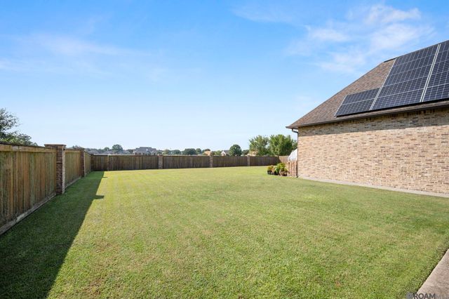 6447 Coushatta Dr, Gonzales, LA 70737