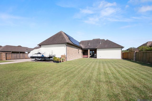 6447 Coushatta Dr, Gonzales, LA 70737