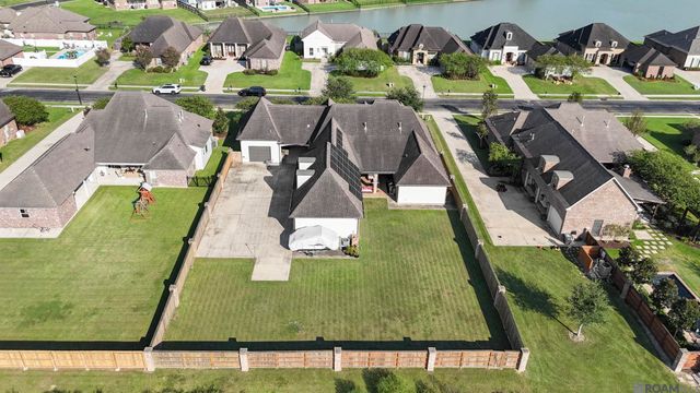 6447 Coushatta Dr, Gonzales, LA 70737