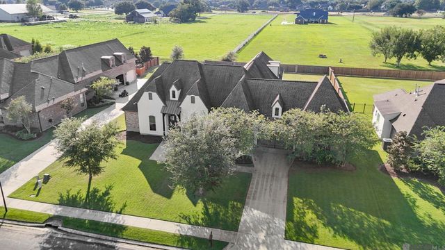 6447 Coushatta Dr, Gonzales, LA 70737