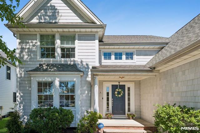 7 Holly Court, Bloomfield, NJ 07003