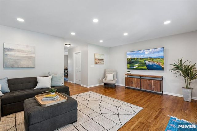 7 Holly Court, Bloomfield, NJ 07003
