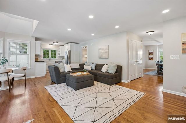 7 Holly Court, Bloomfield, NJ 07003