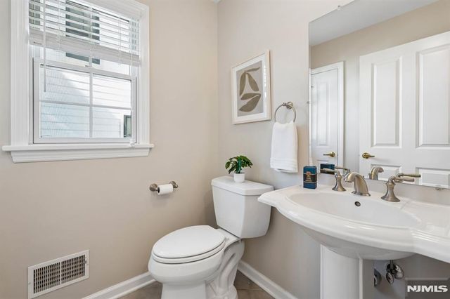 7 Holly Court, Bloomfield, NJ 07003