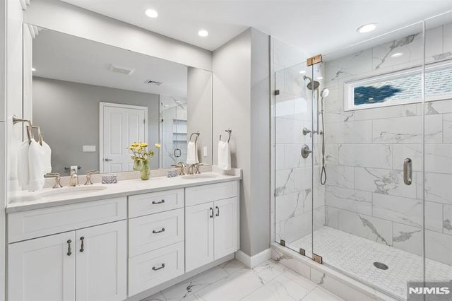 7 Holly Court, Bloomfield, NJ 07003