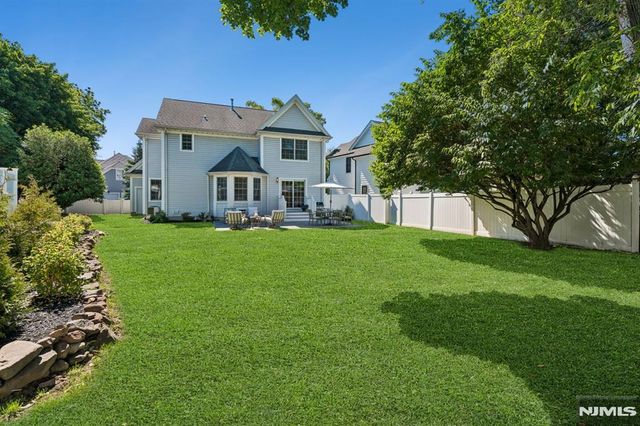 7 Holly Court, Bloomfield, NJ 07003