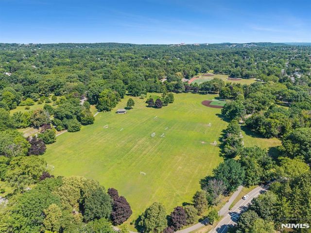 7 Holly Court, Bloomfield, NJ 07003