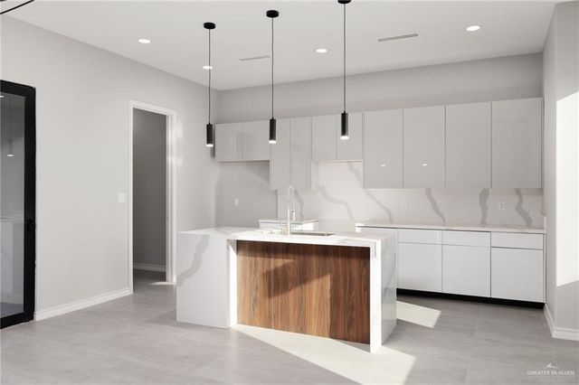 3001 S Livingston Street, Edinburg, TX 78542