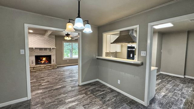 241 W Doris Dr, Kerrville, TX 78028