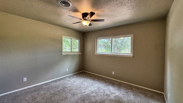 241 W Doris Dr, Kerrville, TX 78028