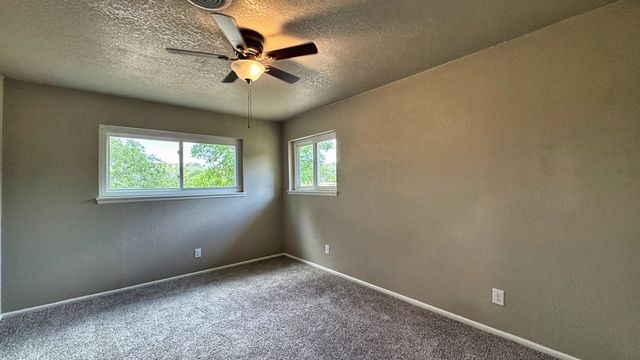 241 W Doris Dr, Kerrville, TX 78028
