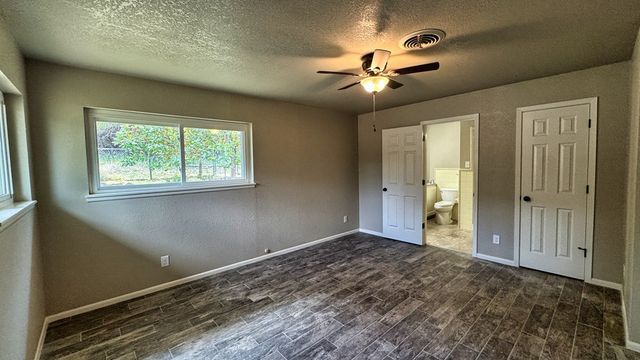 241 W Doris Dr, Kerrville, TX 78028