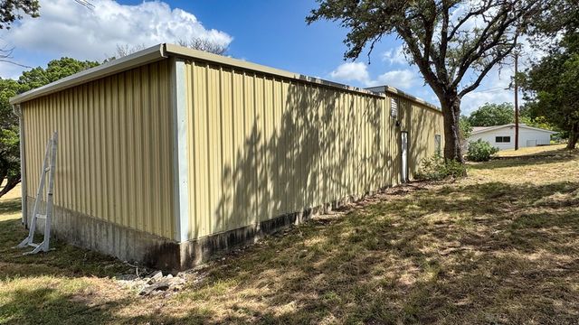 241 W Doris Dr, Kerrville, TX 78028
