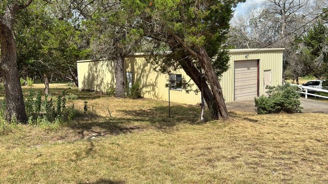 241 W Doris Dr, Kerrville, TX 78028