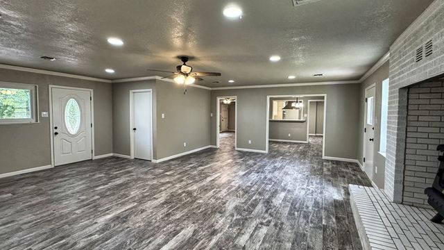 241 W Doris Dr, Kerrville, TX 78028