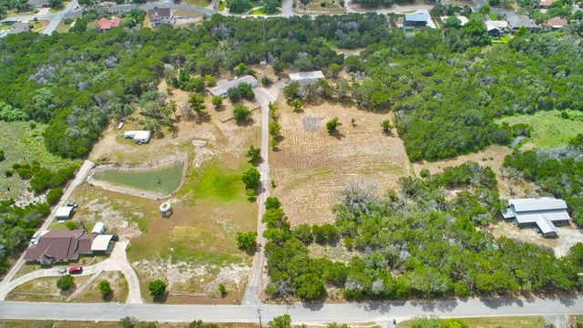 241 W Doris Dr, Kerrville, TX 78028