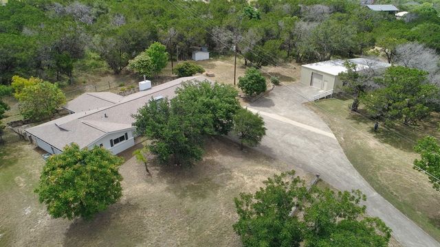 241 W Doris Dr, Kerrville, TX 78028