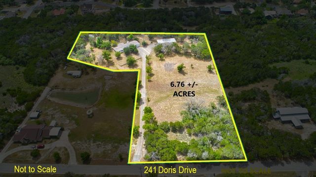241 W Doris Dr, Kerrville, TX 78028