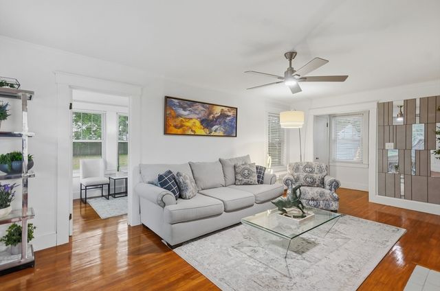 101 Pleasant St, Tewksbury, MA 01876