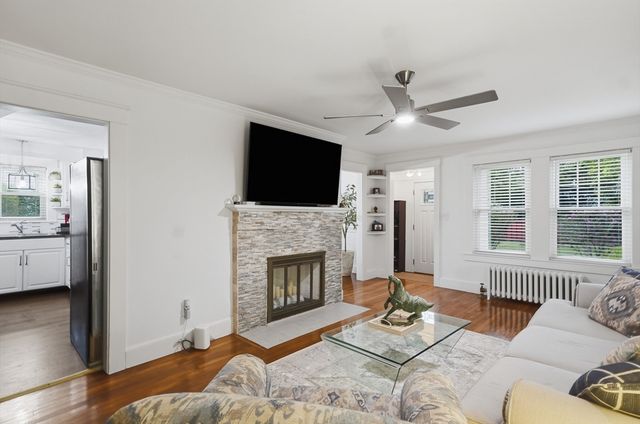 101 Pleasant St, Tewksbury, MA 01876