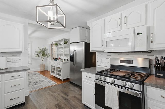 101 Pleasant St, Tewksbury, MA 01876